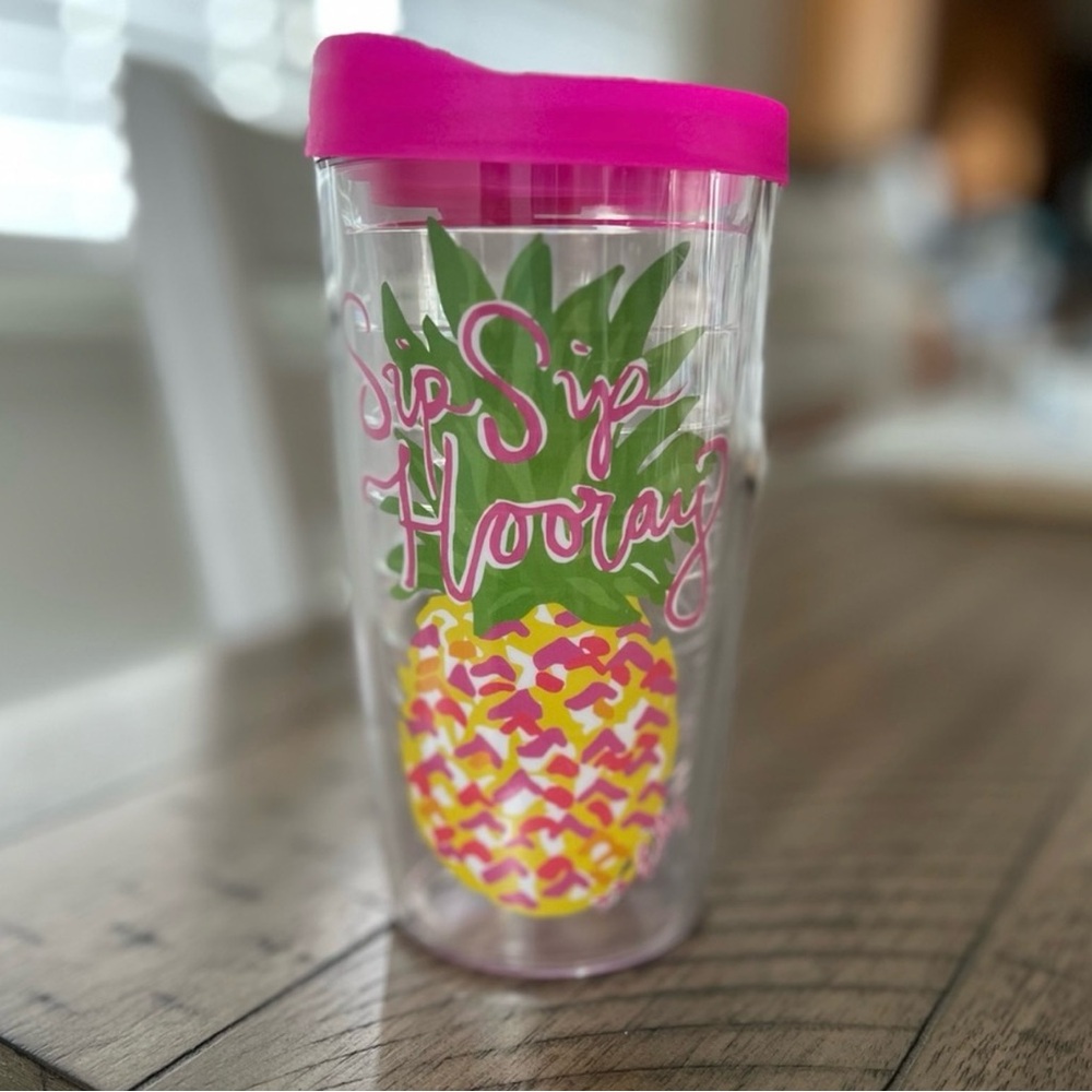 Brand New Lilly Pulitzer Pineapple Tumbler - Sip Sip Hooray!